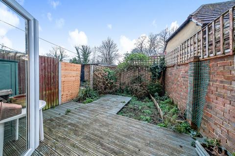 27 Beacon Grove, Carshalton, SM5 3BA