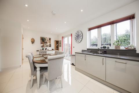 7 Cranborne Gardens, Crowborough, TN6 1FA