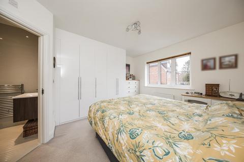 7 Cranborne Gardens, Crowborough, TN6 1FA