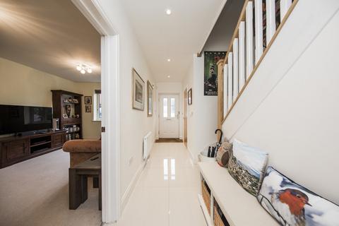 7 Cranborne Gardens, Crowborough, TN6 1FA