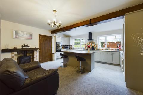 4 bedroom house for sale, High Street, Abbots Bromley