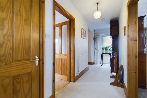 46 Holly Road, Uttoxeter, ST14 7NA