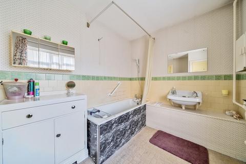 276 Avery Hill Road, London, SE9 2JL