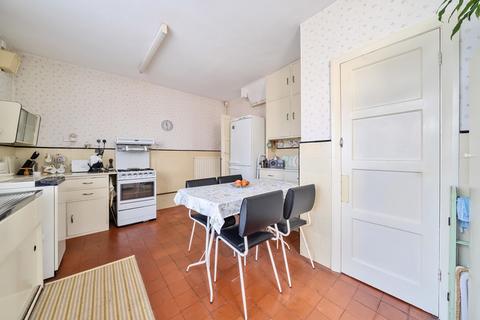 276 Avery Hill Road, London, SE9 2JL