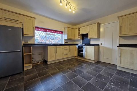 4 bedroom terraced house to rent, Greenhill, Lichfield