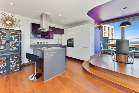 2 bedroom apartment to rent, Orbis Wharf, London SW11