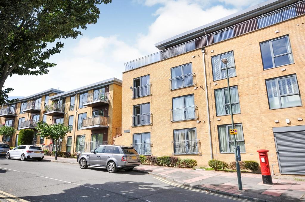 Maylands Drive, Sidcup DA14 1 bed flat £250,000