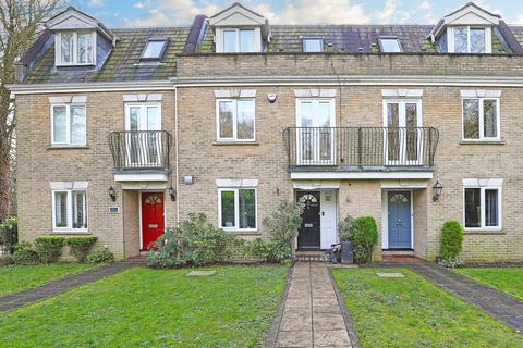 4 bedroom terraced house for sale, The Gables, The Plain, Epping
