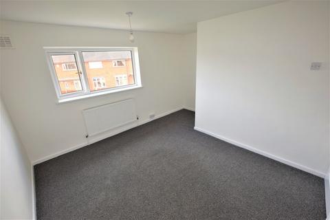 3 bedroom semi-detached house to rent, Chell Grove, Newcastle-Under-Lyme, Stoke-On-Trent, ST5 8HY