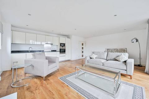 3 bedroom flat for sale, Meadowside, Kidbrooke, London, SE9