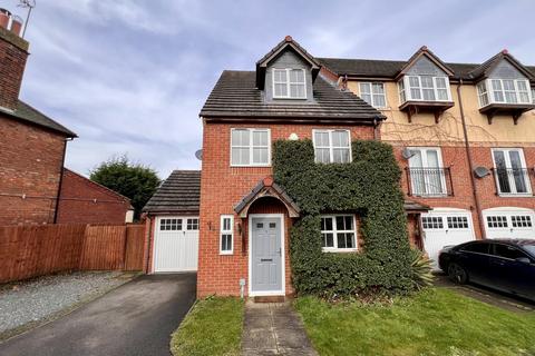 4 bedroom end of terrace house to rent, Hudson Way, Radcliffe-on-trent, Nottingham