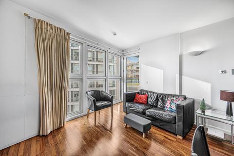 undefined, New Providence Wharf, 1 Fairmont Avenue, London