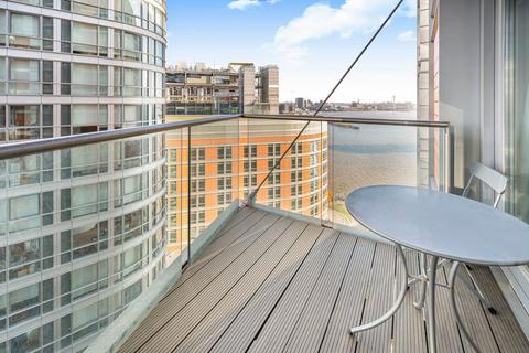 undefined, New Providence Wharf, 1 Fairmont Avenue, London