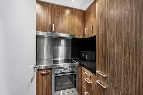 undefined, New Providence Wharf, 1 Fairmont Avenue, London