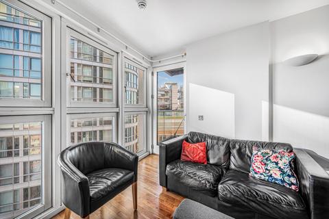 undefined, New Providence Wharf, 1 Fairmont Avenue, London