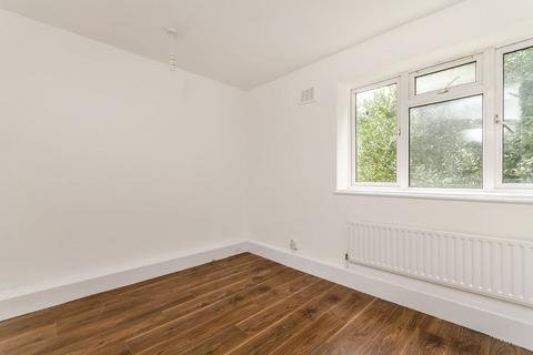 4 bedroom flat for sale, Kingsnympton Park, Kingston, Kingston upon Thames, KT2
