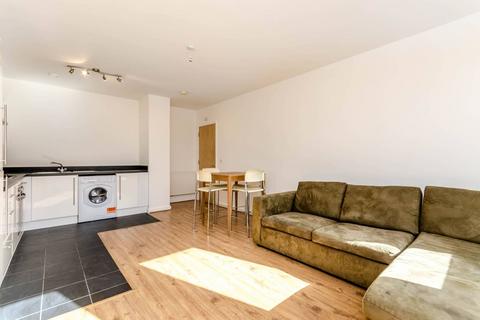 2 bedroom flat to rent, Station Approach, South Ruislip, HA4