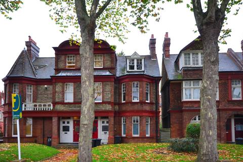 2 bedroom flat to rent, Mount Nod Road, Streatham Hill, London, SW16