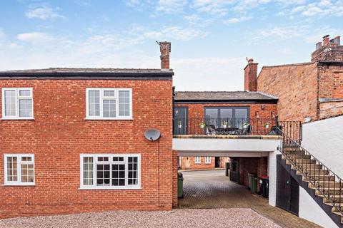 2 bedroom apartment for sale, Central Tarporley