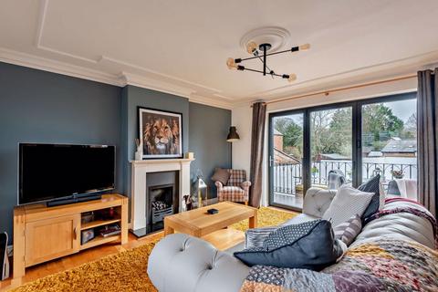 2 bedroom apartment for sale, Central Tarporley