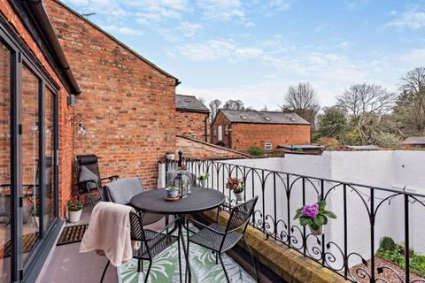 2 bedroom apartment for sale, Central Tarporley