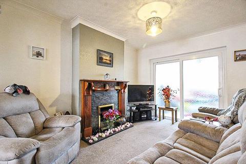 3 bedroom semi-detached house for sale, Queens Road, SEDGLEY, DY3 1HJ