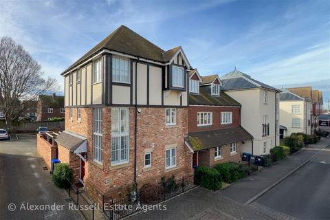 4 bedroom semi-detached house for sale, St. Augustines Park, Westgate-on-Sea, CT8
