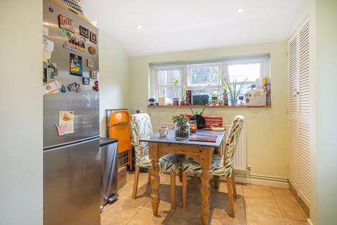 2 bedroom semi-detached house for sale, Basingstoke Road, Alton