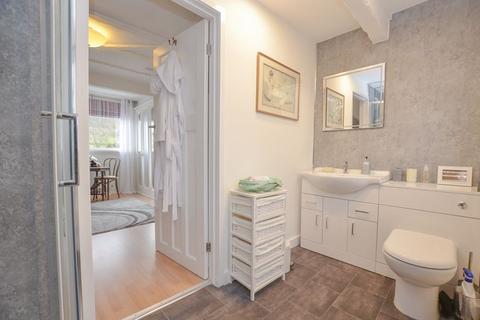 14 Saltern Road, Paignton, TQ4 6NT
