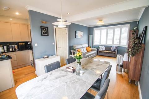 3 bedroom terraced house for sale - Briar Crescent, Northolt