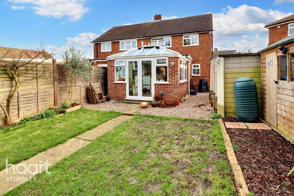 Lyneham Road, Luton 3 bed semidetached house £350,000