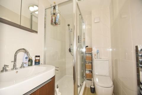 1 bedroom flat for sale, Abingdon Close, London SW19