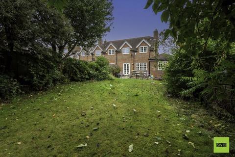 3 bedroom semi-detached house for sale, Paddocks End, Beaconsfield HP9