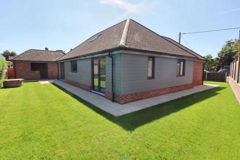 3 bedroom bungalow for sale, Wivenhoe Road, Alresford, CO7