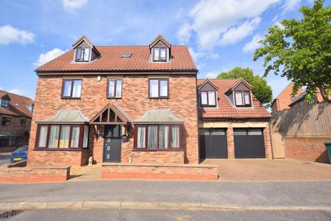 5 bedroom detached house for sale, Wroxton Court, Westcroft, Milton Keynes