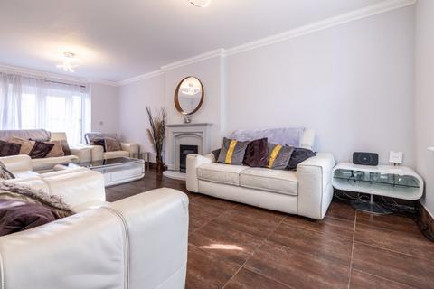 5 bedroom detached house for sale, Wroxton Court, Westcroft, Milton Keynes