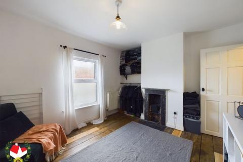 9 Belgrove Terrace, Gloucester, GL1 4UZ