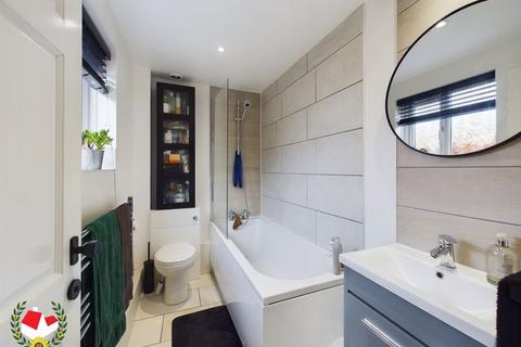 9 Belgrove Terrace, Gloucester, GL1 4UZ