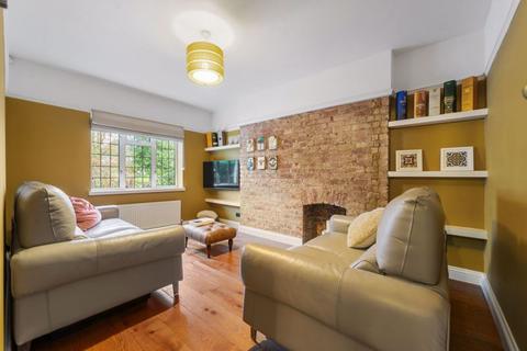 35 Crossways, Sutton, SM2 5LD