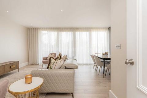 3 bedroom apartment for sale - Lyon House, Chaplin Drive, Barnet, EN4
