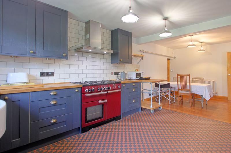 Glebe Road, Chalfont St Peter 4 bed detached house for sale £830,000