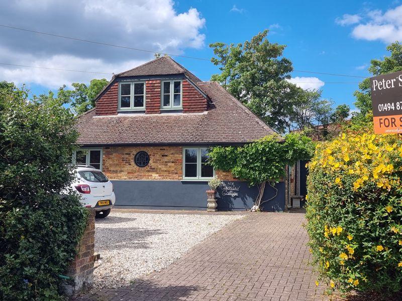 Glebe Road, Chalfont St Peter 4 bed detached house for sale £830,000
