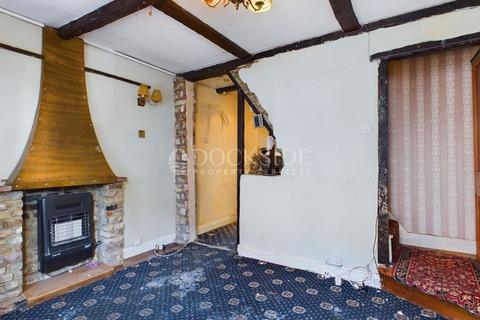 2 bedroom terraced house for sale - Castle Street, Rochester