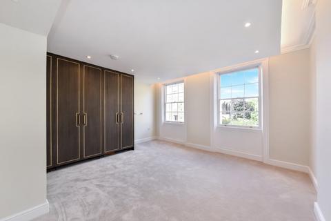 undefined, Albion Street, Hyde Park