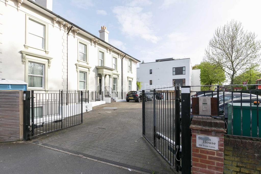 Stefan House, Green Lanes, Winchmore Hill, N21 2 bed apartment for sale
