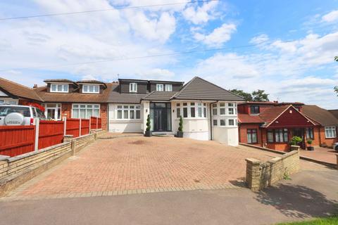 22 Bracken Drive, Chigwell, IG7 5RF