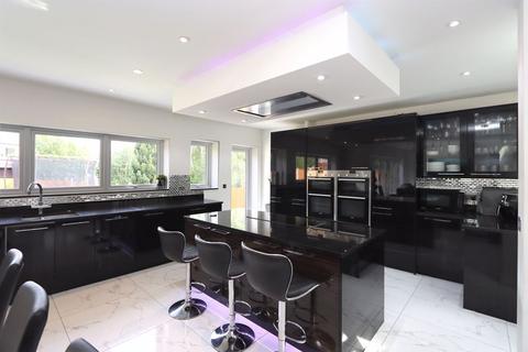 22 Bracken Drive, Chigwell, IG7 5RF