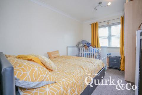 2 bedroom flat for sale, Ferry Road, Hockley, SS5