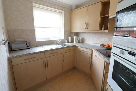 2 bedroom flat for sale, Lucas Gardens, Luton LU3