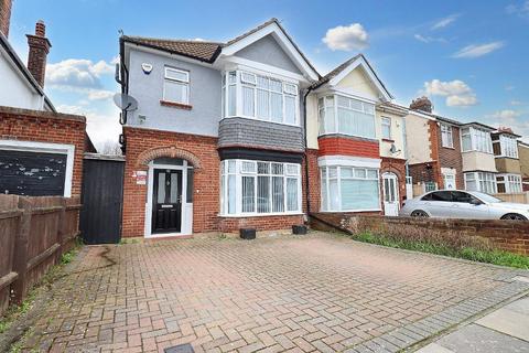3 bedroom semi-detached house for sale - St Michaels Crescent, New Bedford Road Area, Luton, Bedfordshire, LU3 1NA